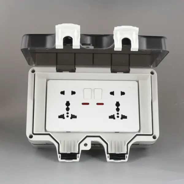 Universal Outdoor Wall Socket, Weatherproof Power Outlet with Cover, Waterproof IP66 2-Gang Switched Socket (White)