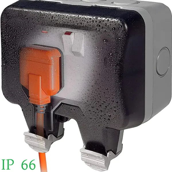 Universal Outdoor Wall Socket, Weatherproof Power Outlet with Cover, Waterproof IP66 2-Gang Switched Socket (White)